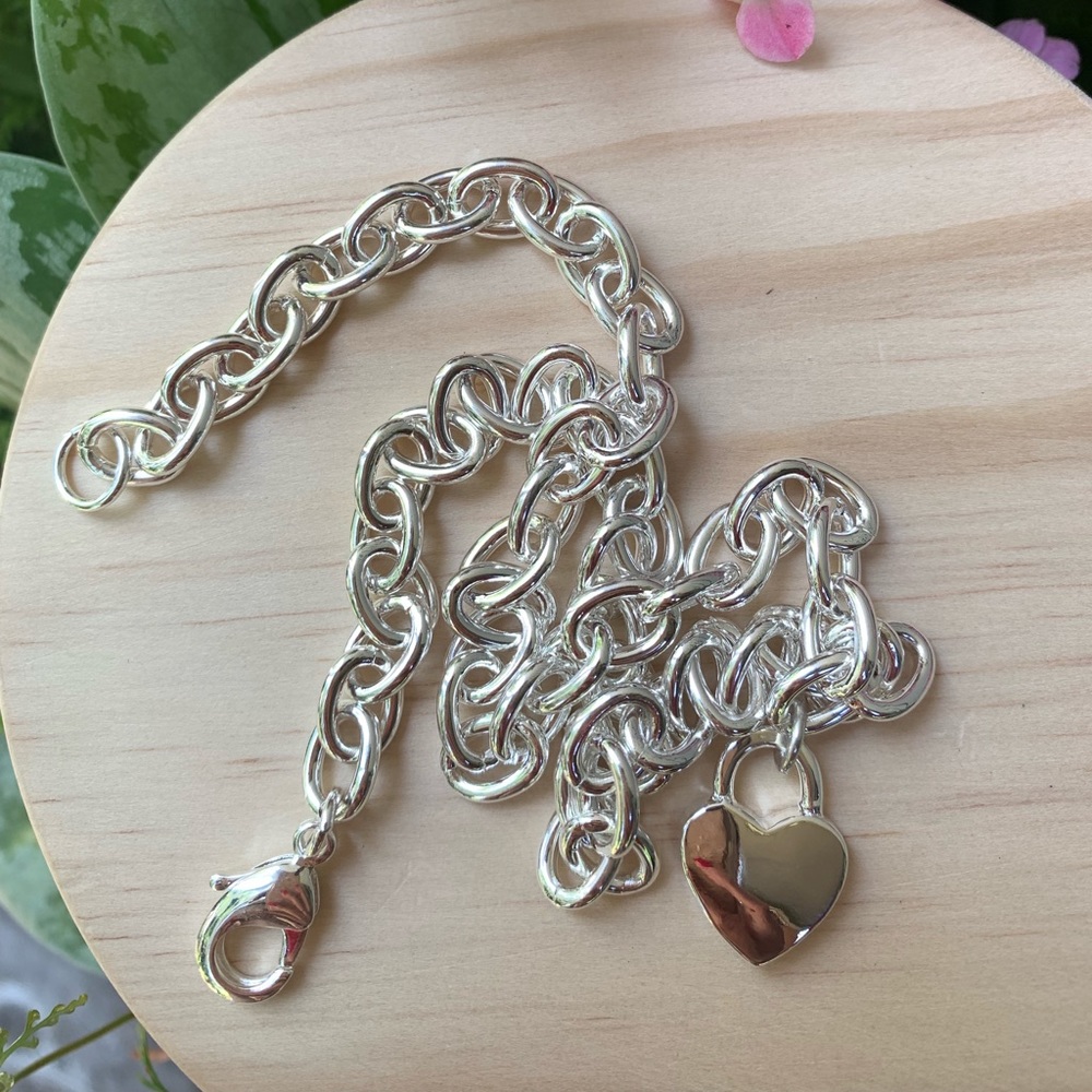 🌟 Silver Heart Necklace - Picture 3 of 3